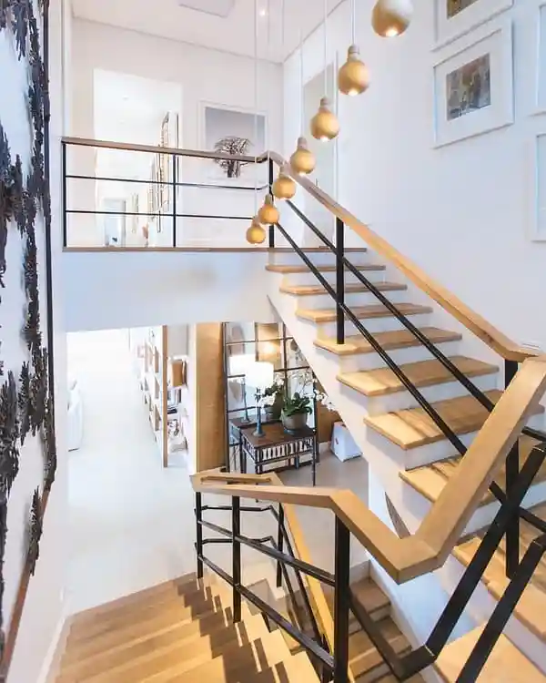 Elegant Scandinavian-Inspired Wooden Staircase