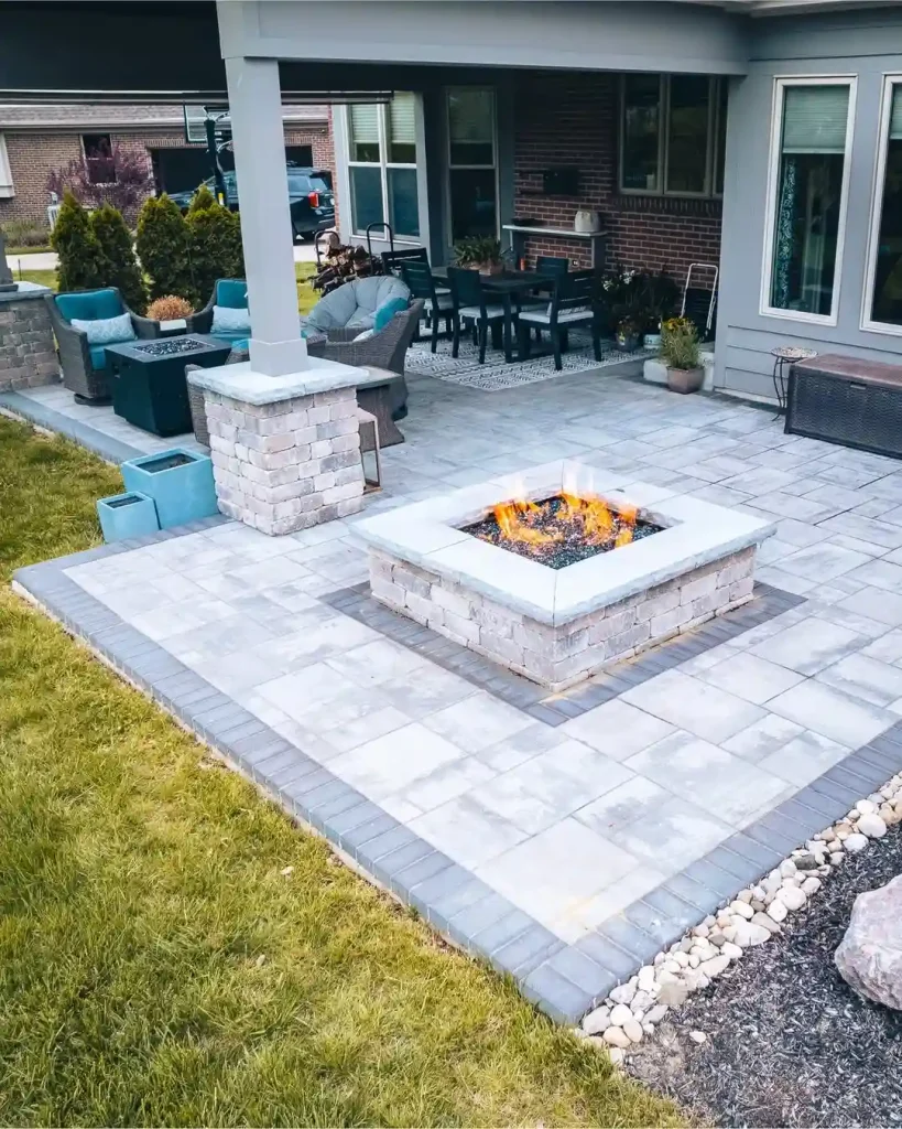 Modern Patio Fire Pit with Sleek Pavers
