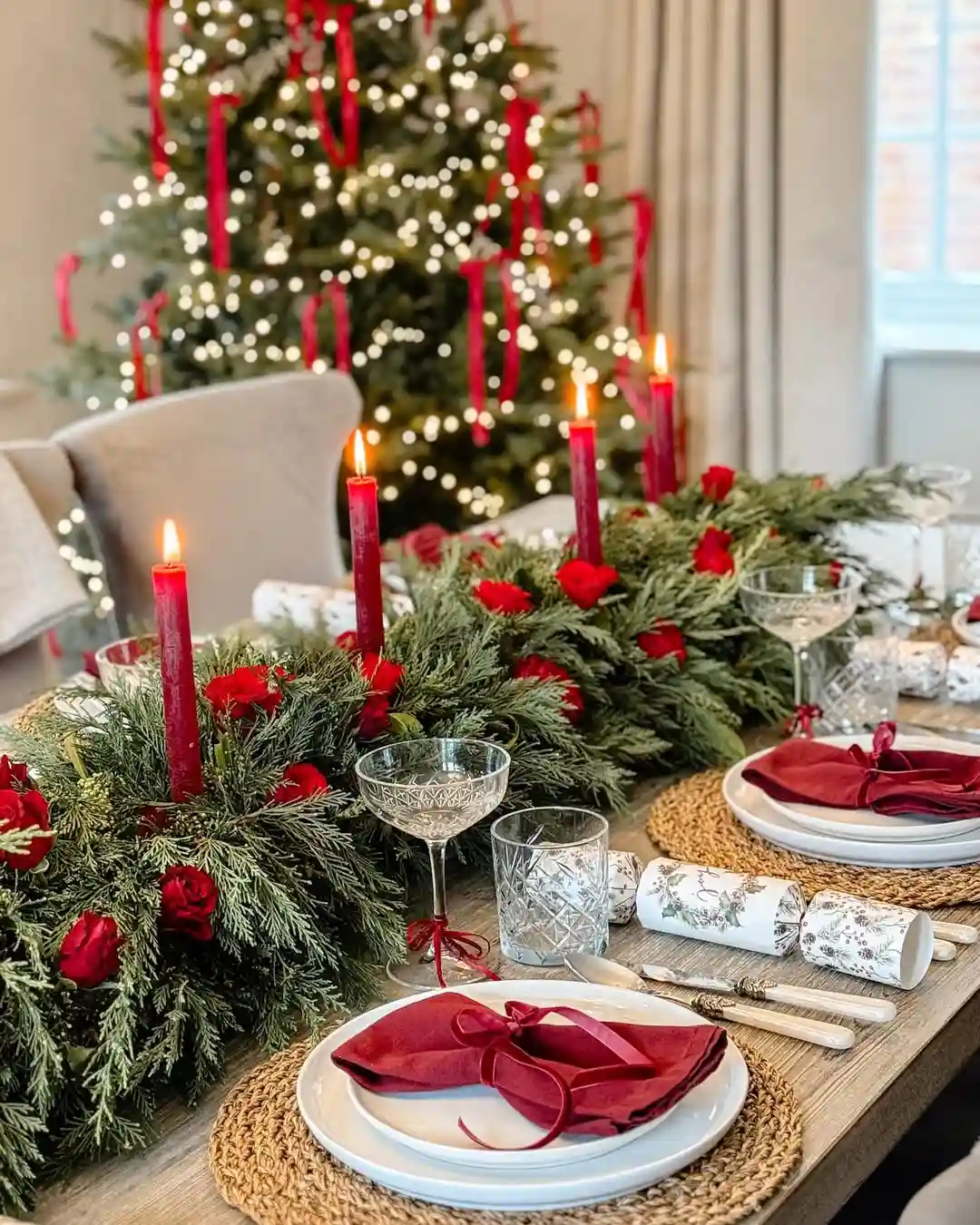 18 Christmas Table Decor Ideas