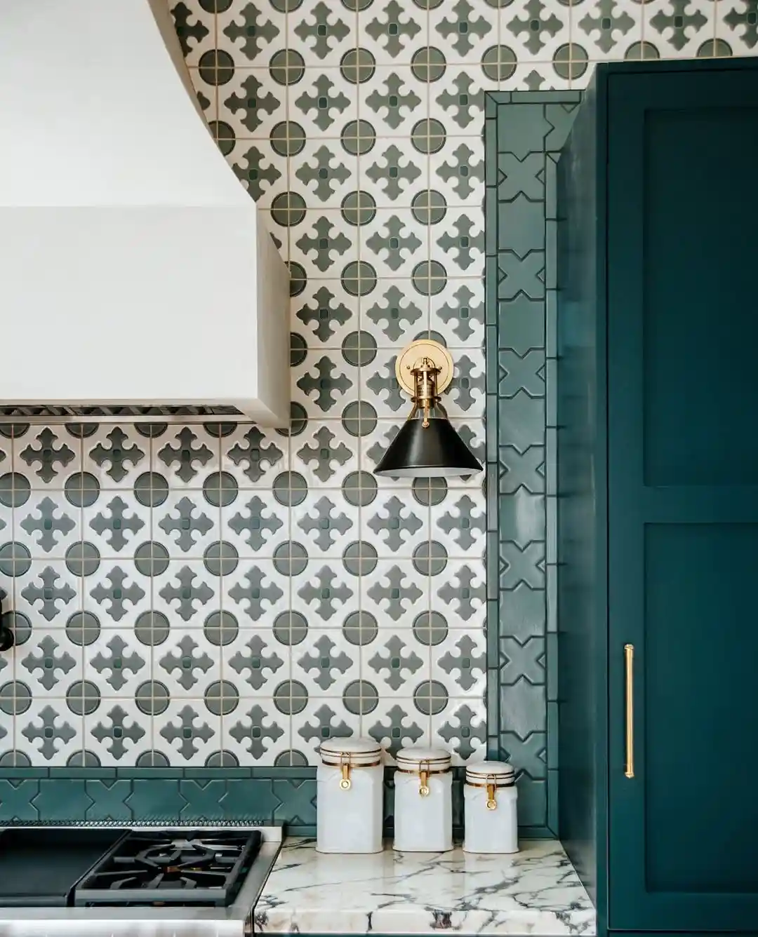 25 Kitchen Backsplash Ideas That Instantly Transform Your Kitchen