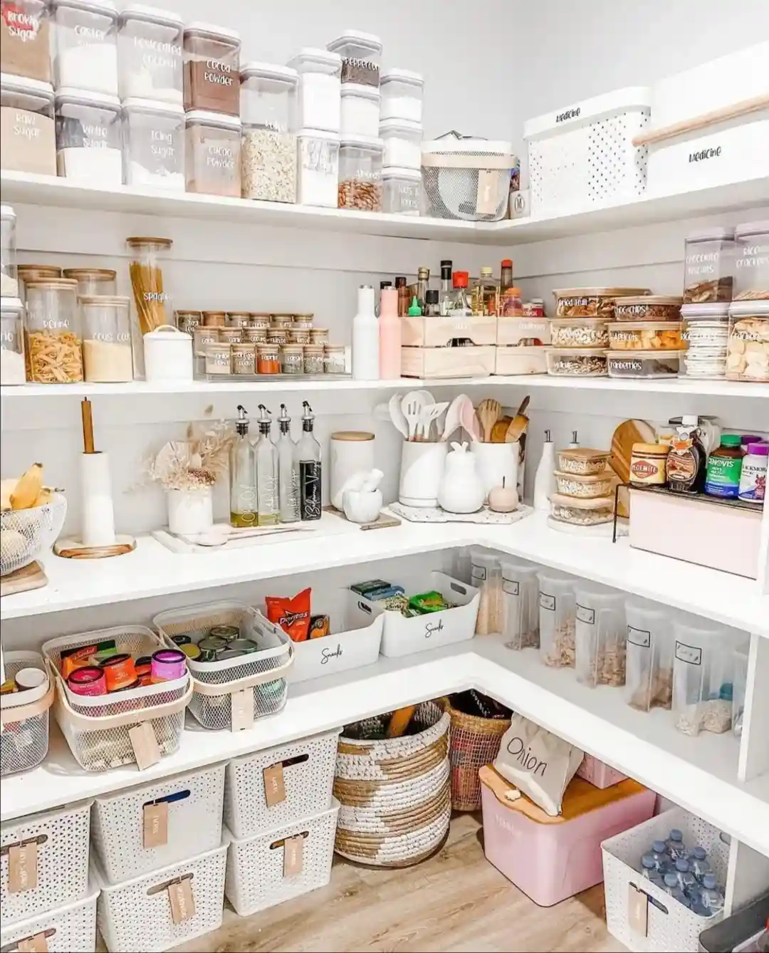 25 Small Pantry Organization Ideas That Save So Much Space
